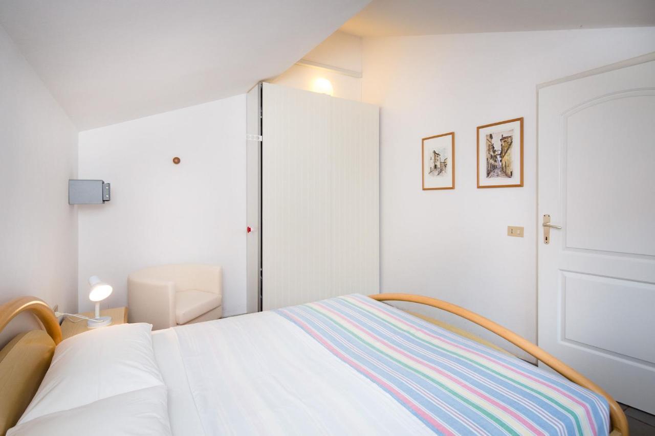 Apartman Number 9 Rovinj Buitenkant foto